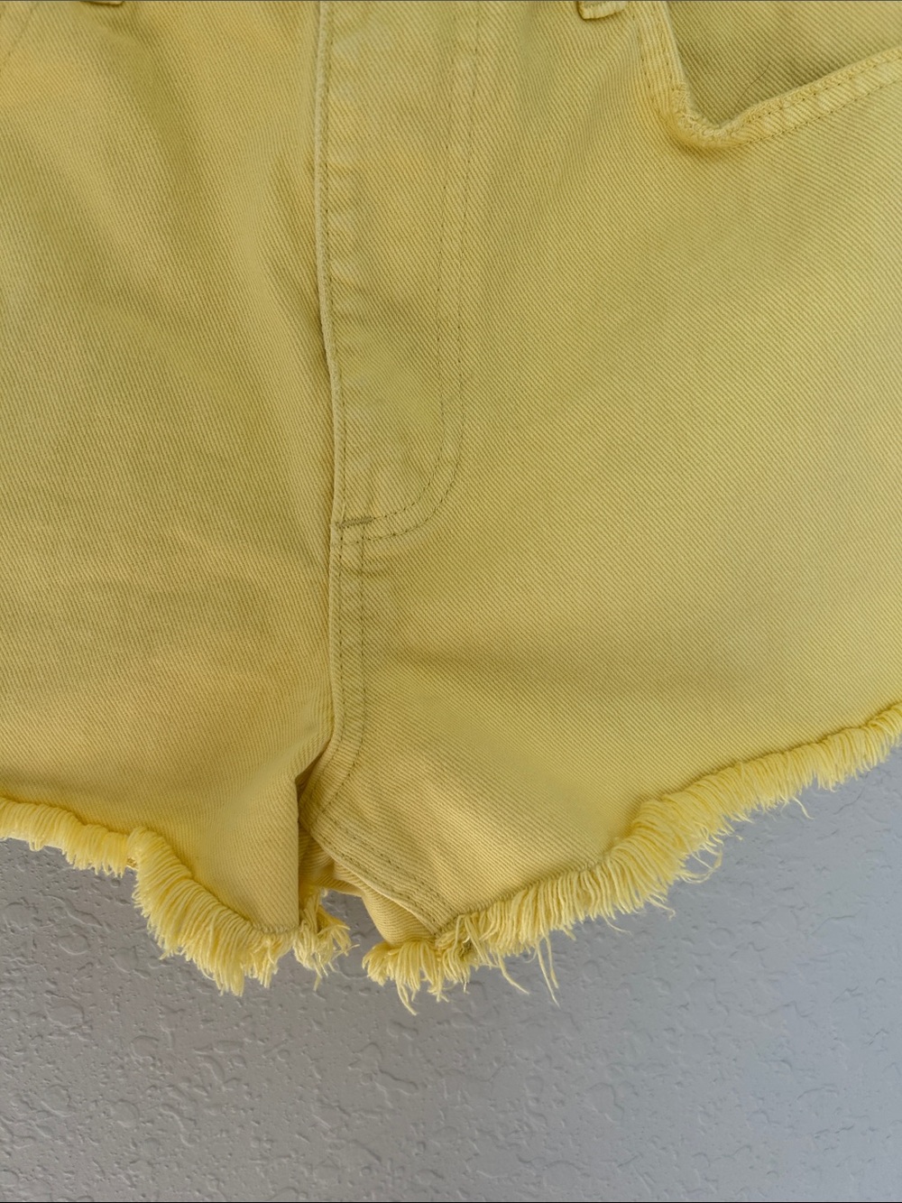 Billabong/Wrangler Yellow Denim Cutoff Shorts Womens 26 Raw Hem Summer - Picture 4 of 6